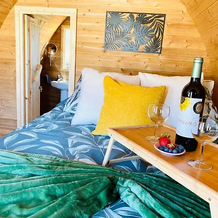 Nashira Hot Tub Piscina Y Jardin * Buzanada