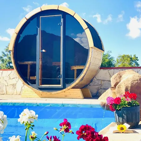 Nashira Hot Tub Piscina Y Jardin * Buzanada