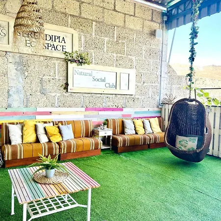 Nashira Hot Tub Piscina Y Jardin * Buzanada