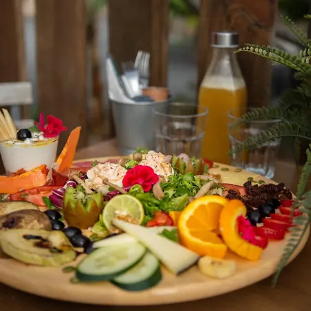 Nashira Hot Tub Piscina Y Jardin * Buzanada