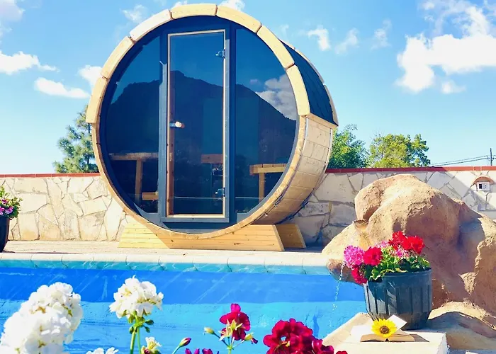 Nashira Hot Tub Piscina Y Jardin * Buzanada