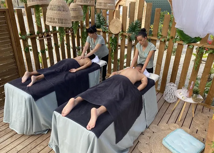 Nashira Hot Tub Piscina Y Jardin 아파트 Buzanada