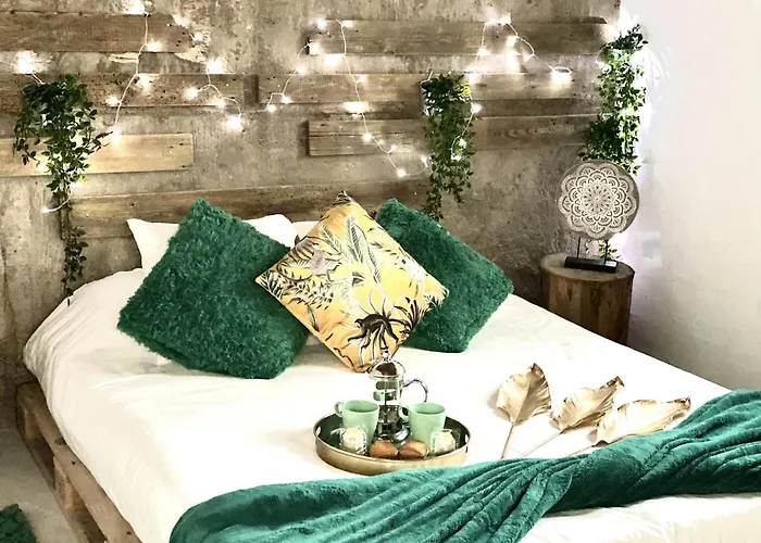 Nashira Hot Tub Piscina Y Jardin Buzanada