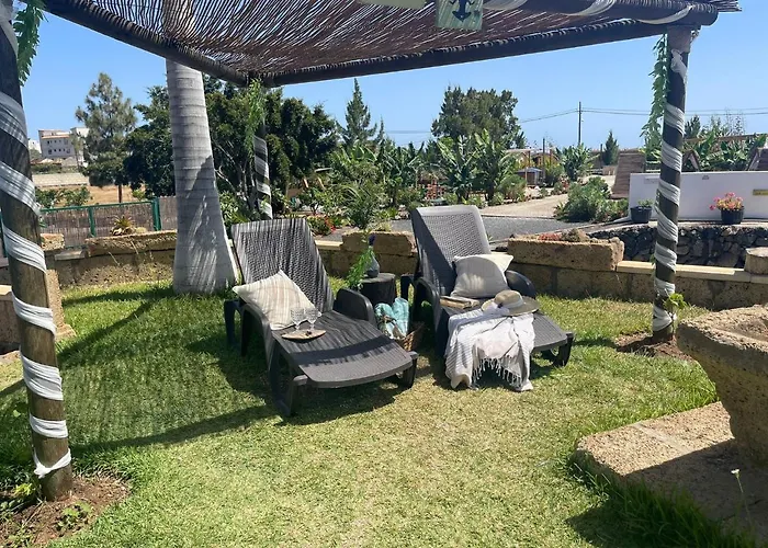 Nashira Hot Tub Piscina Y Jardin Buzanada