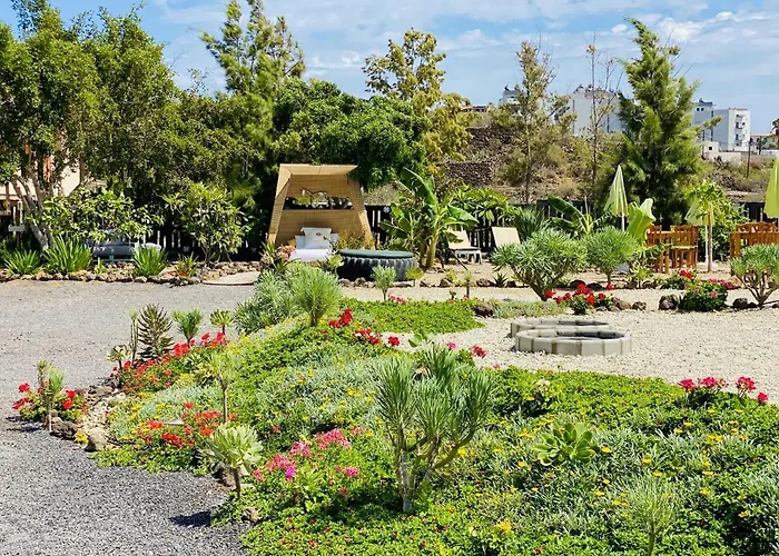 Nashira Hot Tub Piscina Y Jardin 아파트 Buzanada