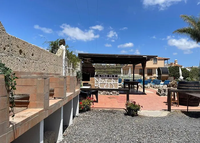 Nashira Hot Tub Piscina Y Jardin Buzanada